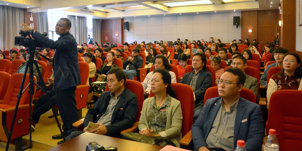 校长宁钢获韩国圆光大学荣誉哲学博士