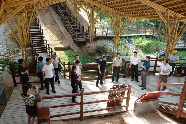 参观禁山窑址.JPG 参观禁山窑址.JPG